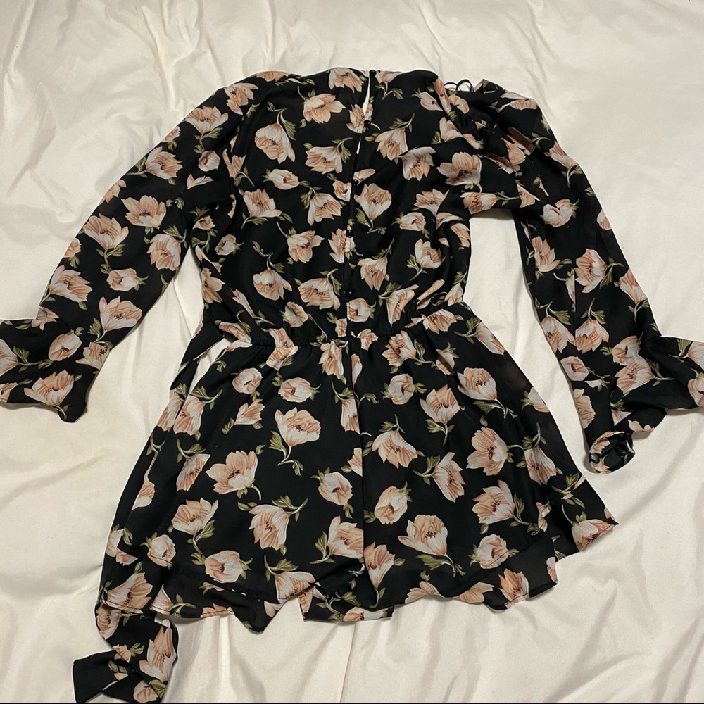 romper - Picture 2 of 6
